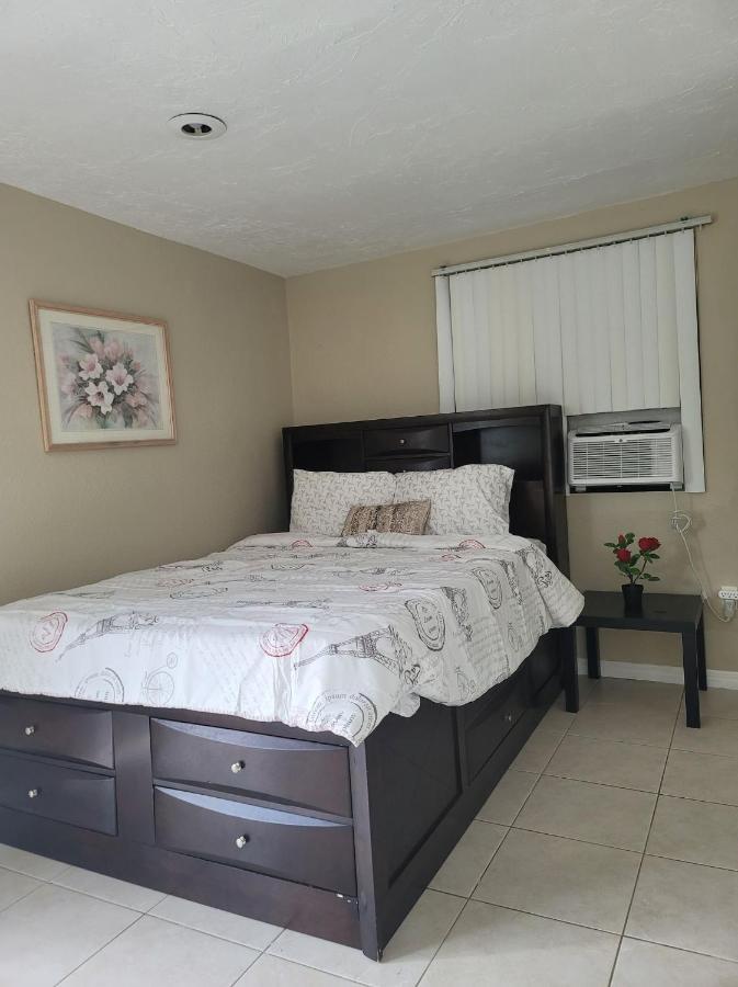 Entire Guesthouse 5 Mins To Siesta Key & Downtown Sarasota Ngoại thất bức ảnh