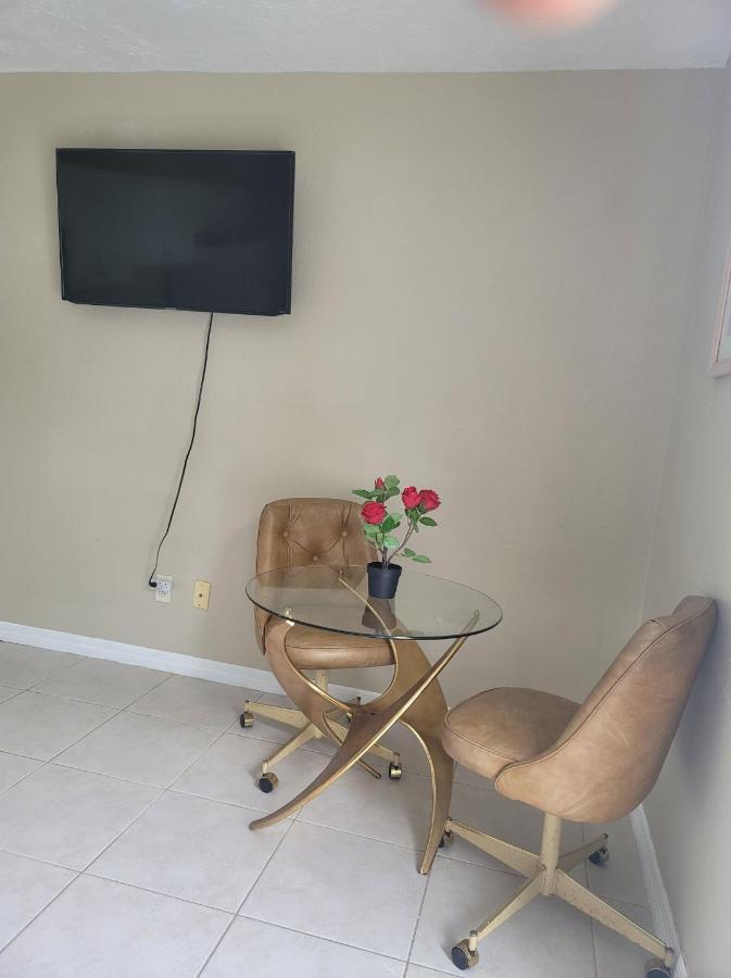 Entire Guesthouse 5 Mins To Siesta Key & Downtown Sarasota Ngoại thất bức ảnh