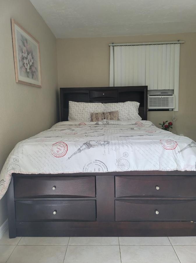 Entire Guesthouse 5 Mins To Siesta Key & Downtown Sarasota Ngoại thất bức ảnh